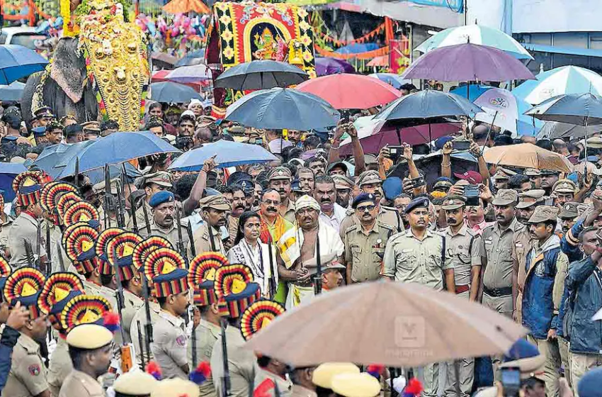 നവരാത്രി വിഗ്രഹങ്ങളുടെ തിരിച്ചെഴുന്നള്ളത്ത്