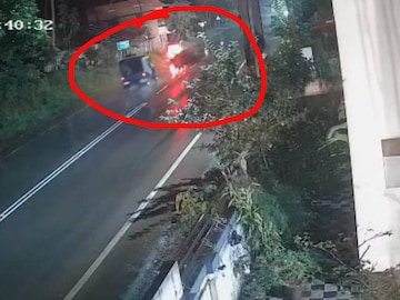  തിരുവനന്തപുരം-തെങ്കാശി  പാതയിൽ കാട്ടുപോത്ത് കുറുകെ ചാടി വഹാനാപകടം; കുട്ടികളടക്കം അഞ്ചുപേർക്ക് പരിക്ക്