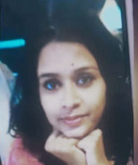  പള്ളിക്കൽ സ്വദേശിനിയായ യുവതി നെയ്യാറ്റിൻകരയിലെ താമസ സ്ഥലത്ത് തൂങ്ങി മരിച്ച നിലയിൽ; കുറിപ്പ് കണ്ടെത്തി
