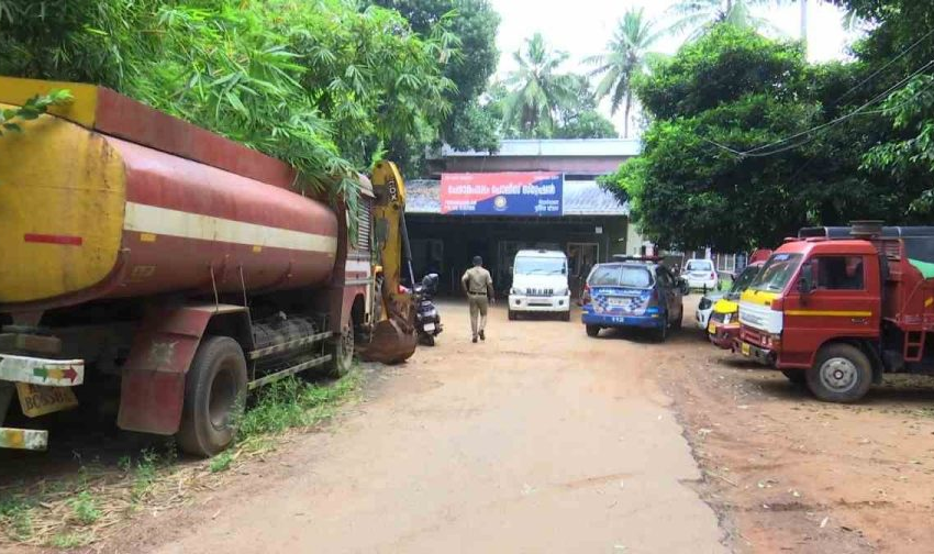  ഹോണടി തർക്കം കത്തിക്കുത്തിൽ കലാശിച്ചു; അച്ഛനും മകനുമടക്കം മൂന്നുപേർക്ക് ഗുരുതര പരിക്ക്