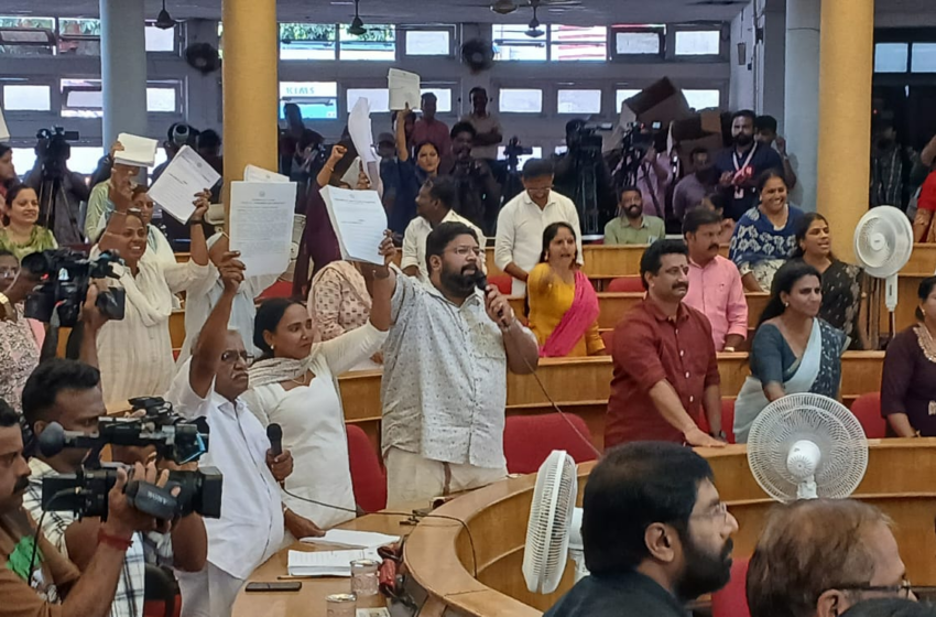  തിരുവനന്തപുരം നഗരസഭയിൽ യുഡിഎഫ്-ബിജെപി കൗൺസിലർമാർ തമ്മിൽ തെരുവ് യുദ്ധം; വനിതാ കൗൺസിലർക്ക് മർദ്ദനം