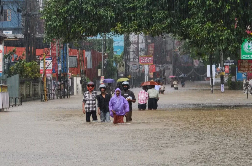  കാലാവസ്ഥ മുന്നറിയിപ്പ്: കേരളത്തിൽ രണ്ട് ദിവസം കൂടി അതിശക്തമായ മഴ; വിവിധ ജില്ലകളിൽ ഓറഞ്ച് അലർട്ട്, കടലിൽ ഇറങ്ങാൻ വിലക്ക്